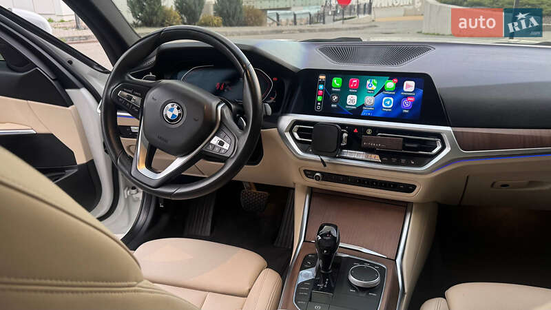 Седан BMW 3 Series 2019 в Черноморске