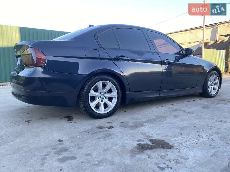 Седан BMW 3 Series 2005 в Песчанке