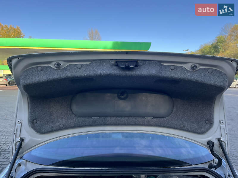 Седан BMW 3 Series 2002 в Киеве