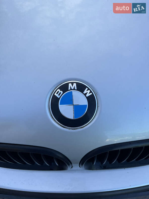 Седан BMW 3 Series 2002 в Киеве