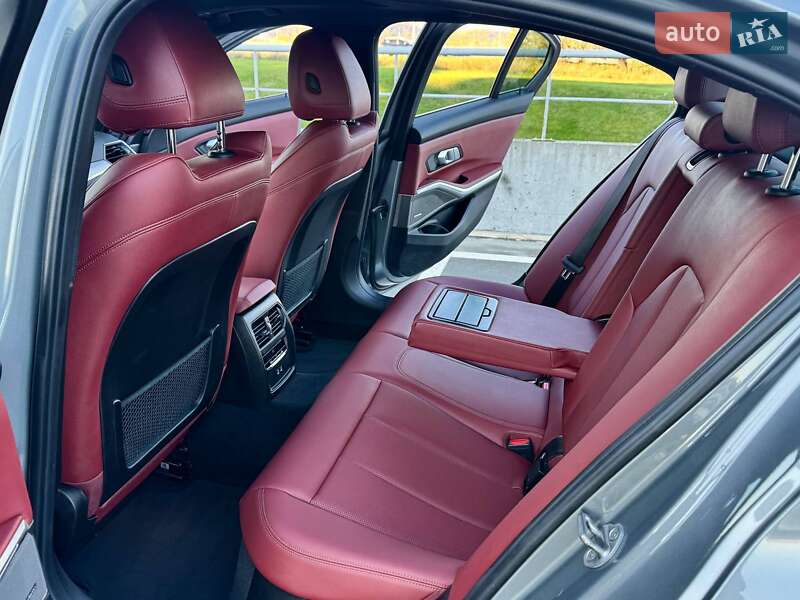 Седан BMW 3 Series 2022 в Киеве