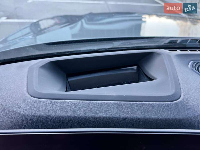 Седан BMW 3 Series 2022 в Киеве