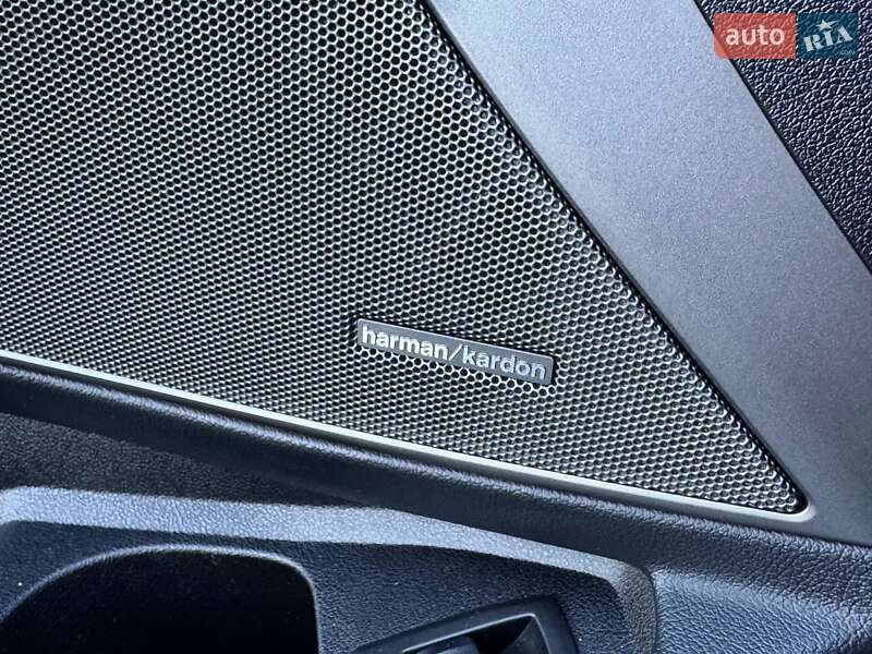 Седан BMW 3 Series 2022 в Киеве