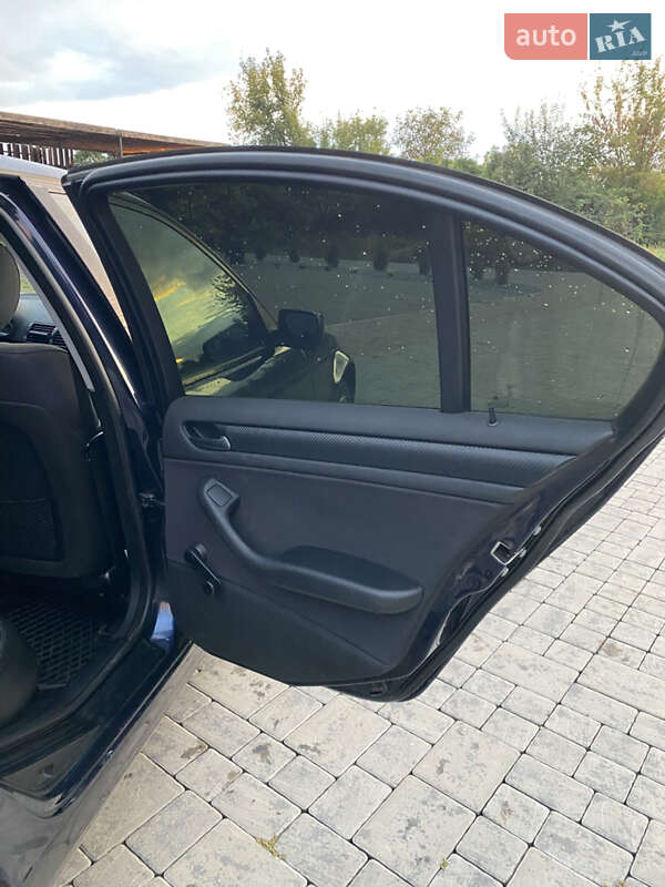 Седан BMW 3 Series 2004 в Ровно