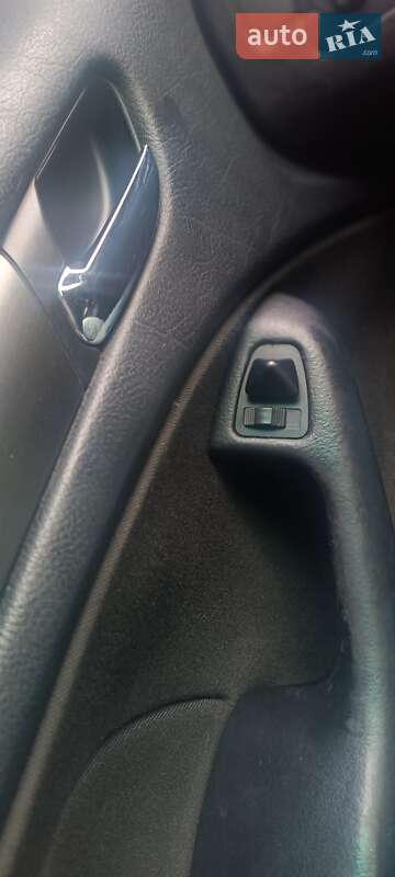 Седан BMW 3 Series 2004 в Киеве