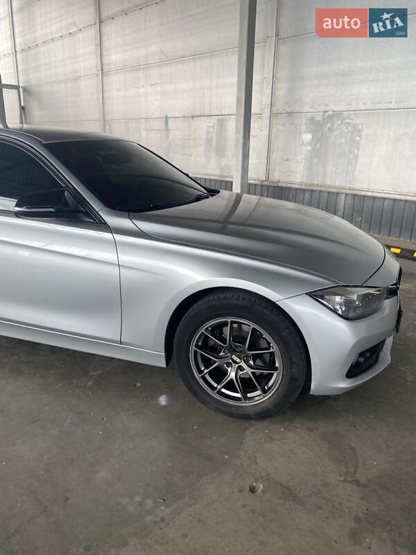Седан BMW 3 Series 2015 в Ровно фото 11 Седан BMW 3 Series 2015 в Ровно