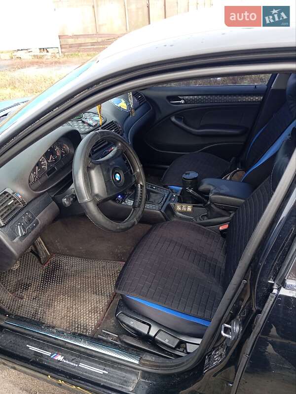 Седан BMW 3 Series 2004 в Зачепиловке