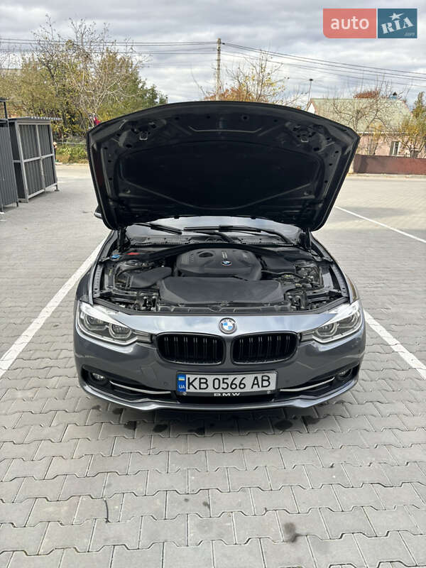 Седан BMW 3 Series 2017 в Виннице фото 28 Седан BMW 3 Series 2017 в Виннице