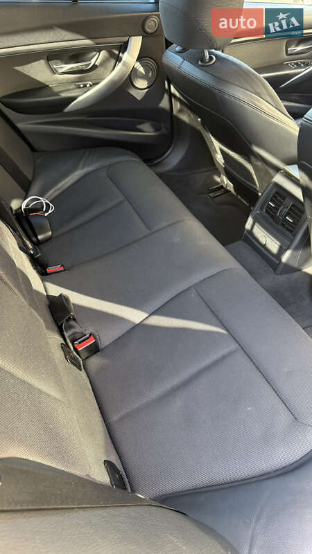 Седан BMW 3 Series 2013 в Сваляве