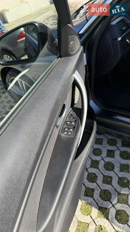 Седан BMW 3 Series 2013 в Сваляве