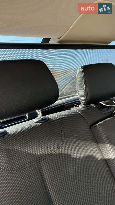 Седан BMW 3 Series 2013 в Сваляве