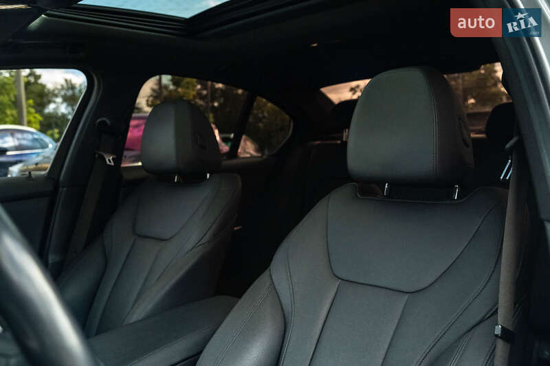 Седан BMW 3 Series 2019 в Черновцах