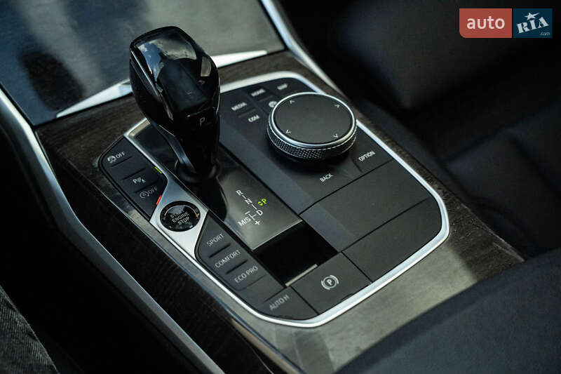 Седан BMW 3 Series 2019 в Черновцах