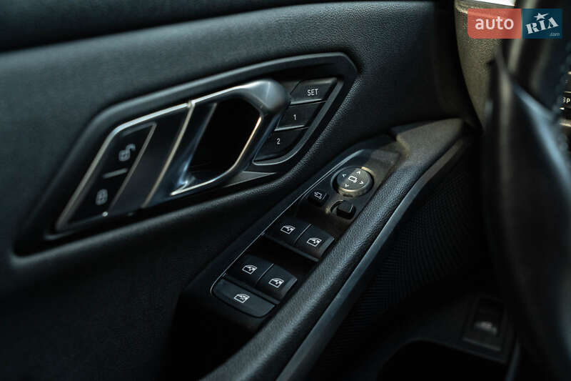 Седан BMW 3 Series 2019 в Черновцах