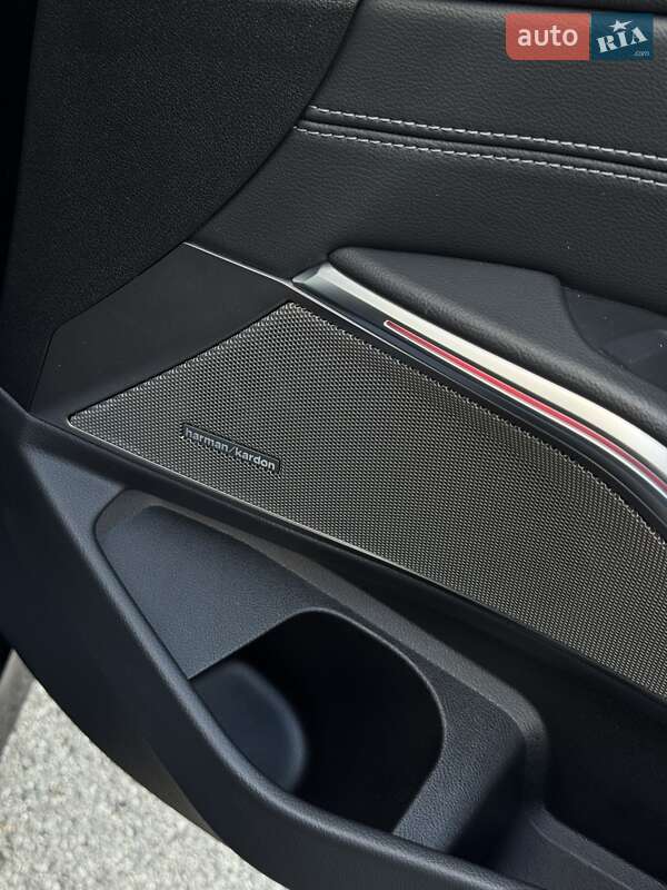 Седан BMW 3 Series 2021 в Киеве