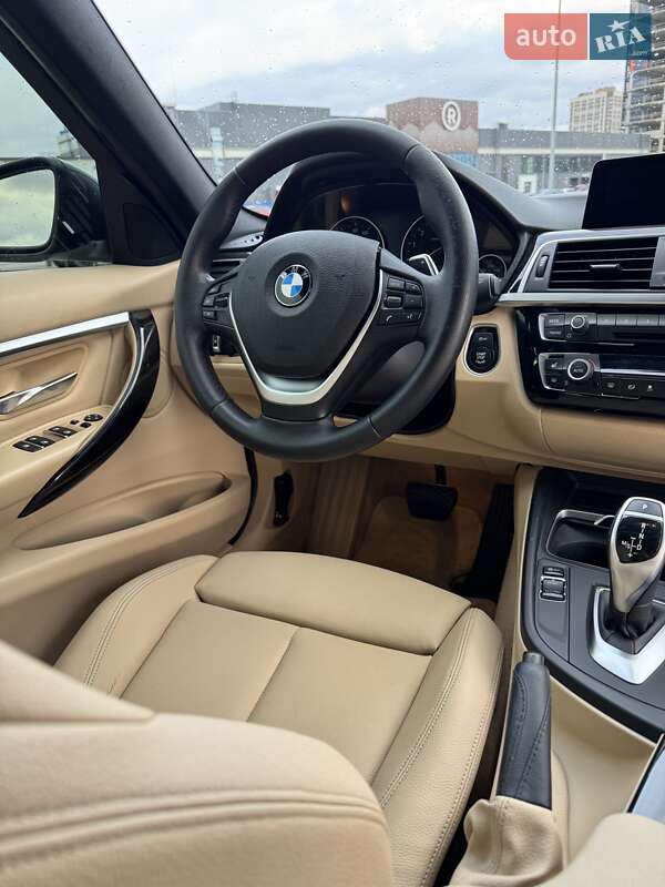 Седан BMW 3 Series 2016 в Киеве