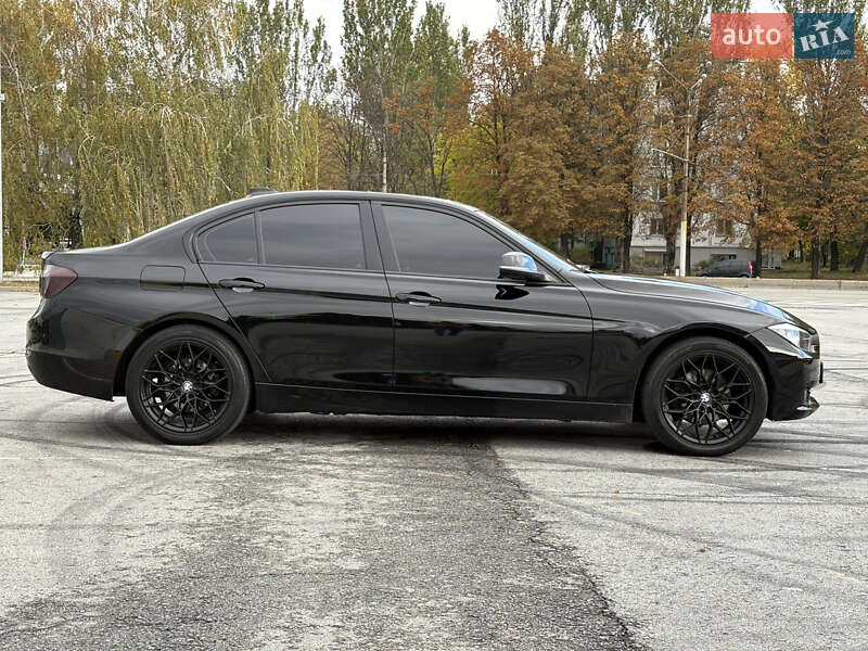 Седан BMW 3 Series 2013 в Запорожье