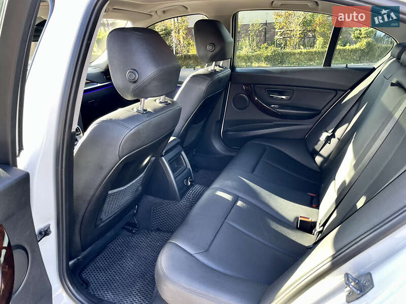 Седан BMW 3 Series 2014 в Львове
