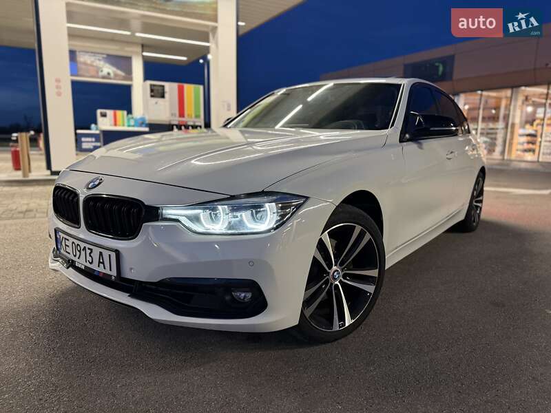 Седан BMW 3 Series 2018 в Дніпрі