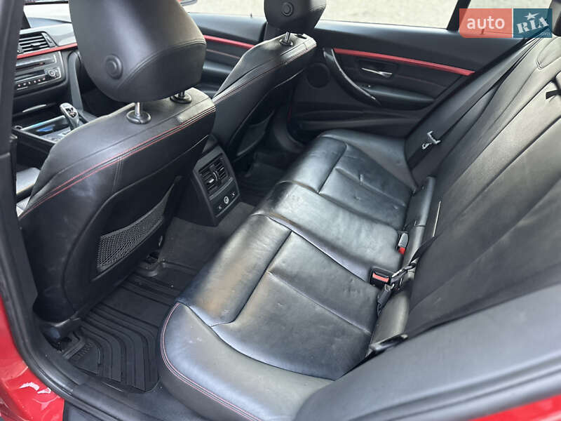 Седан BMW 3 Series 2013 в Львові