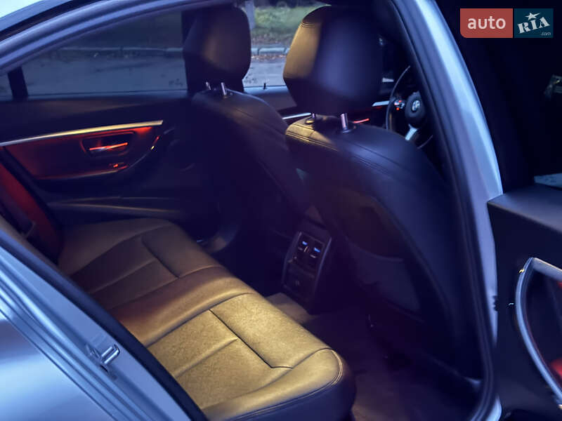 Седан BMW 3 Series 2017 в Житомире