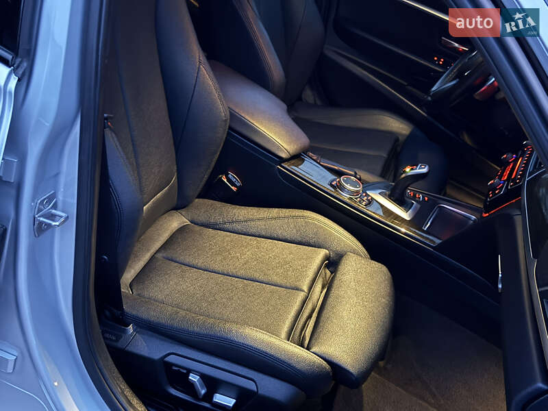 Седан BMW 3 Series 2017 в Житомире