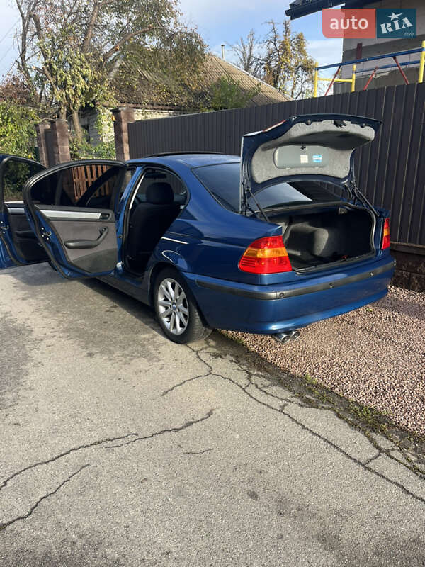 Седан BMW 3 Series 2002 в Києві