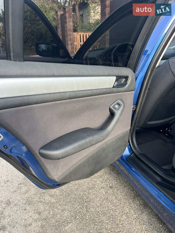 Седан BMW 3 Series 2002 в Києві