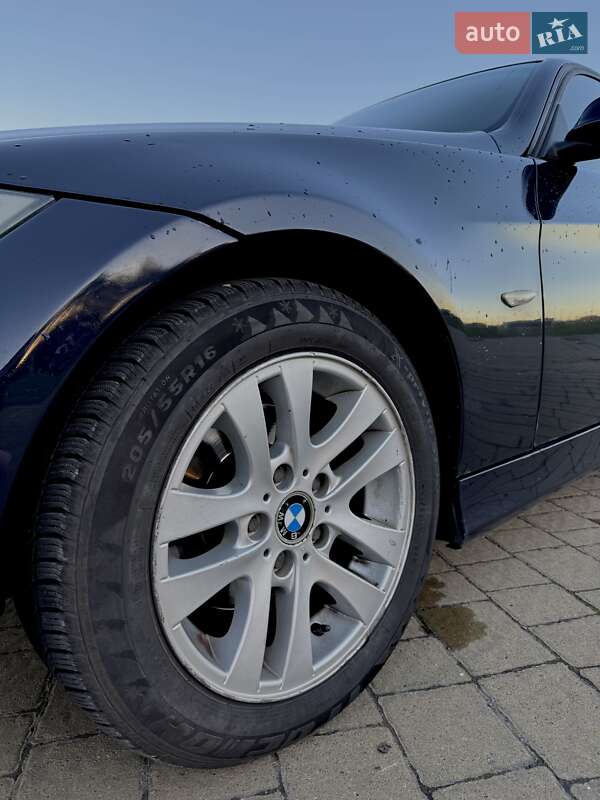 Седан BMW 3 Series 2007 в Львові