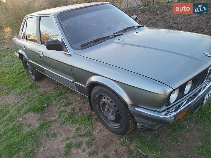 Седан BMW 3 Series 1985 в Снигиревке