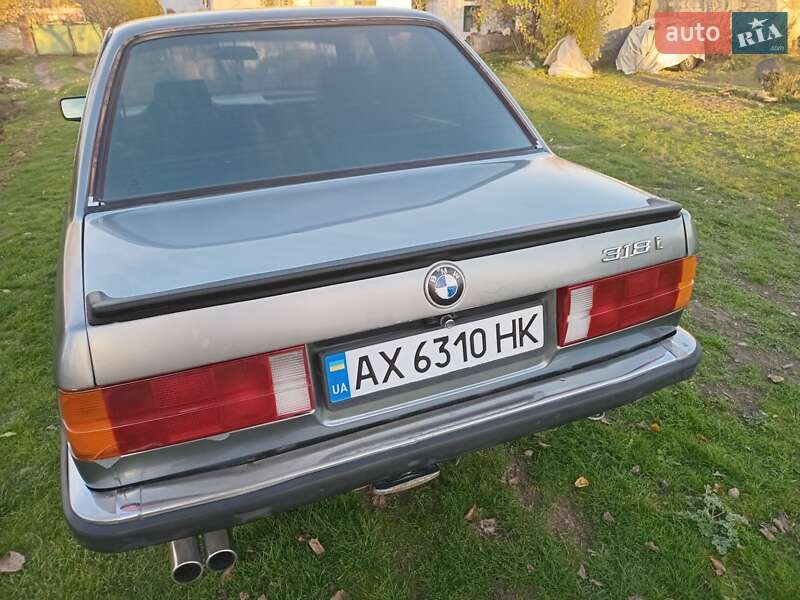 Седан BMW 3 Series 1985 в Снигиревке