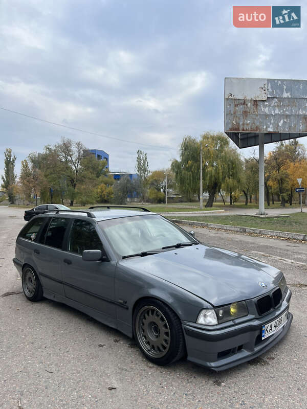 Универсал BMW 3 Series 1998 в Каменском