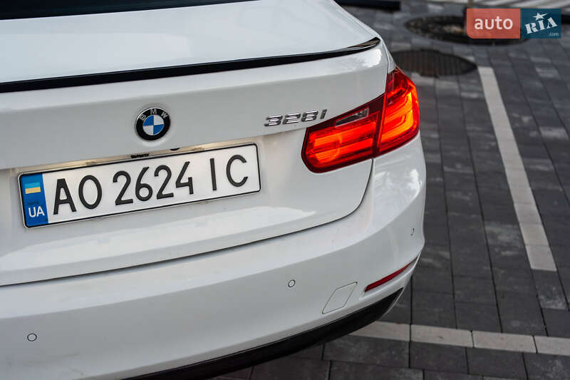 Седан BMW 3 Series 2013 в Ужгороде