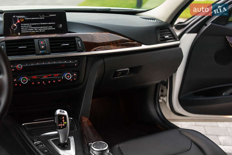 Седан BMW 3 Series 2013 в Ужгороде