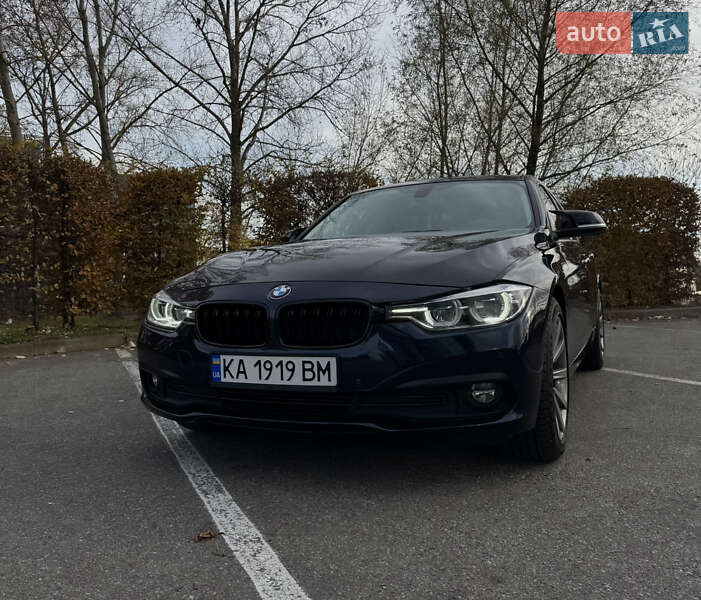 Седан BMW 3 Series 2016 в Києві