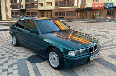 Седан BMW 3 Series 1993 в Измаиле