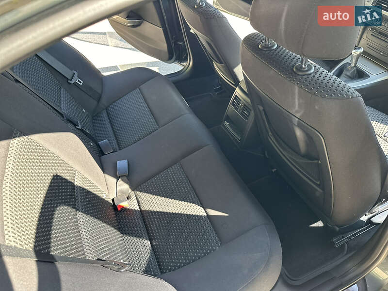 Седан BMW 3 Series 2010 в Харькове фото 19 Седан BMW 3 Series 2010 в Харькове