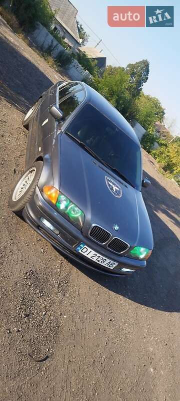 Седан BMW 3 Series 2000 в Синельниково