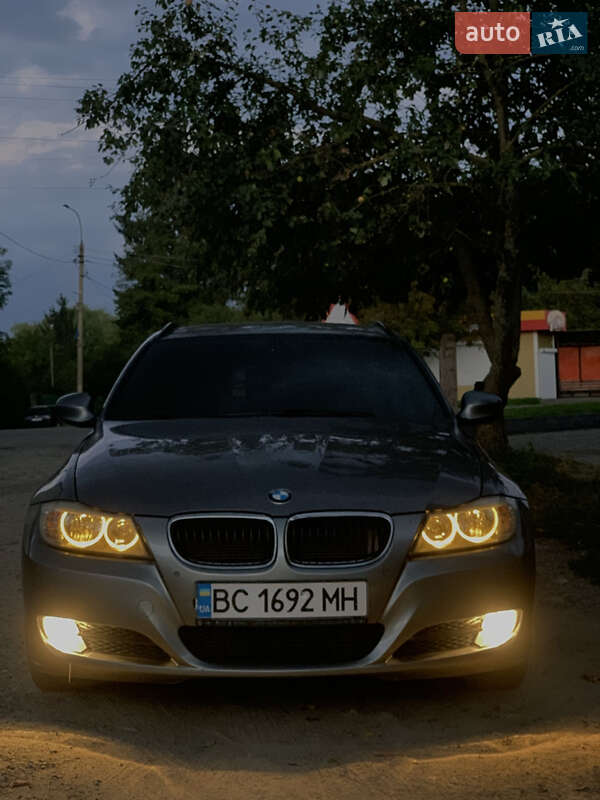 BMW 3 Series 2011