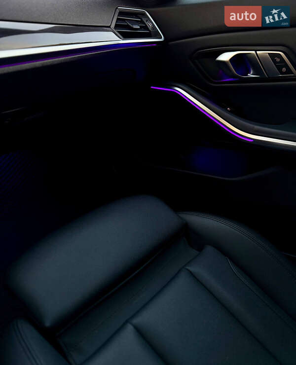 Седан BMW 3 Series 2019 в Одессе
