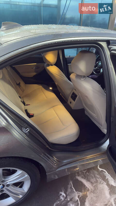 Седан BMW 3 Series 2017 в Киеве