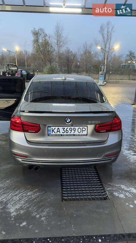 Седан BMW 3 Series 2017 в Киеве