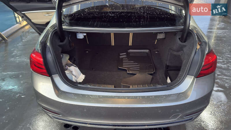 Седан BMW 3 Series 2017 в Киеве