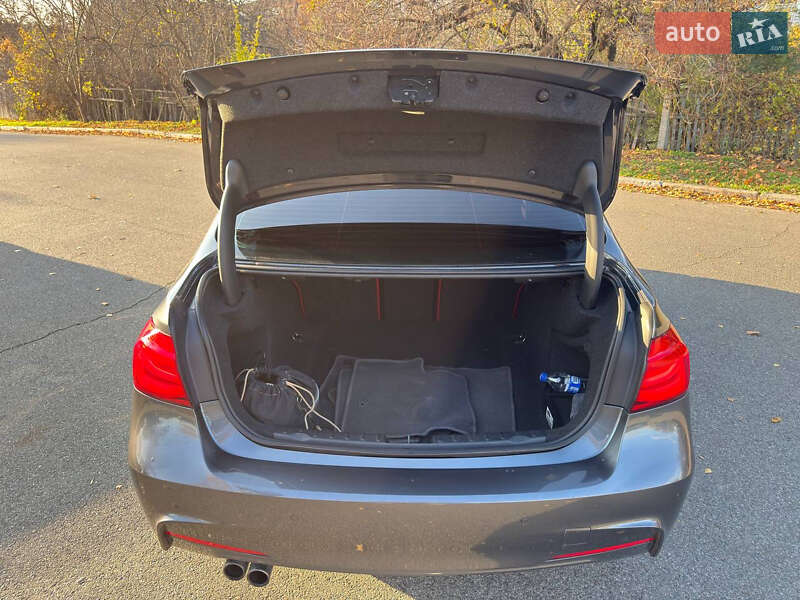 Седан BMW 3 Series 2016 в Чернигове