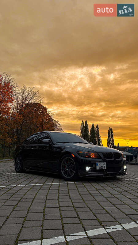 Седан BMW 3 Series 2010 в Луцке