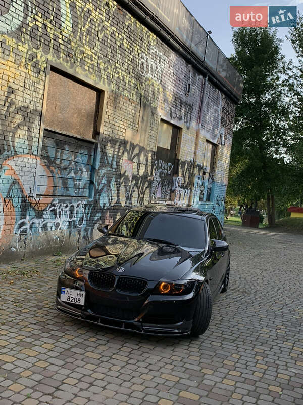 Седан BMW 3 Series 2010 в Луцке