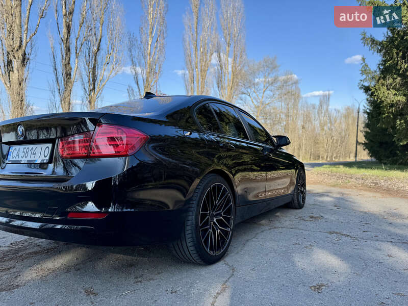 Седан BMW 3 Series 2012 в Умани