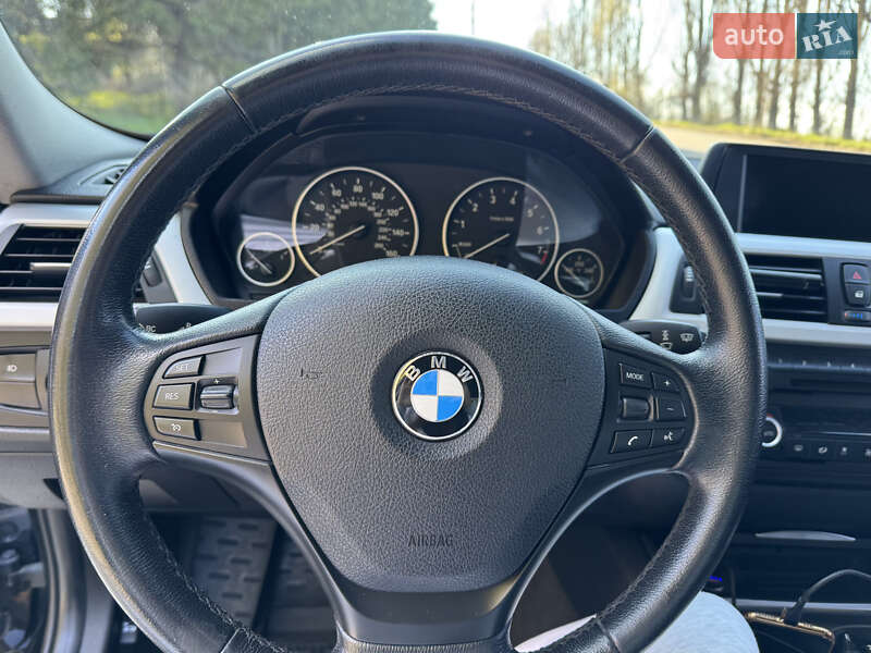 Седан BMW 3 Series 2012 в Умани