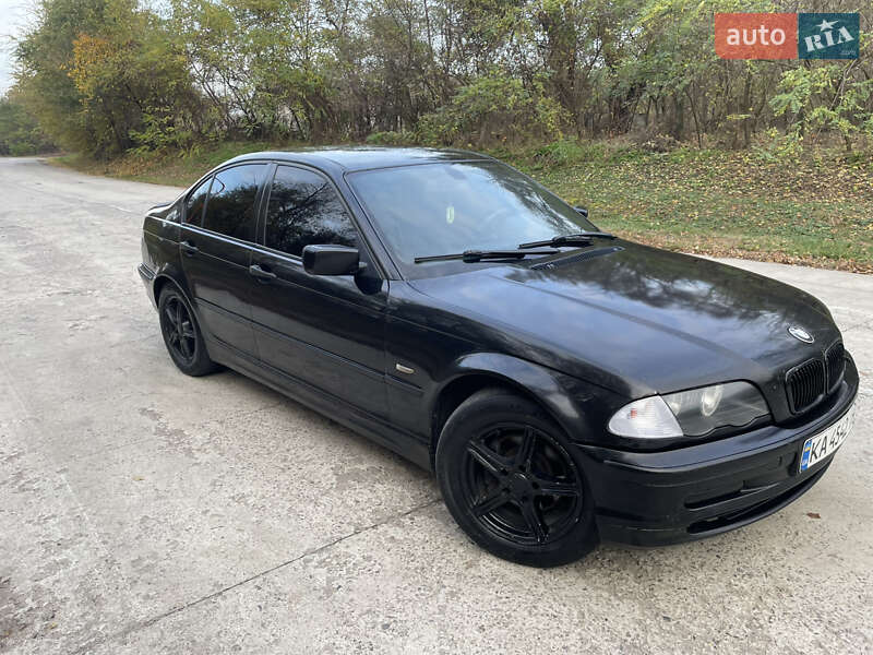 Седан BMW 3 Series 1999 в Градижске