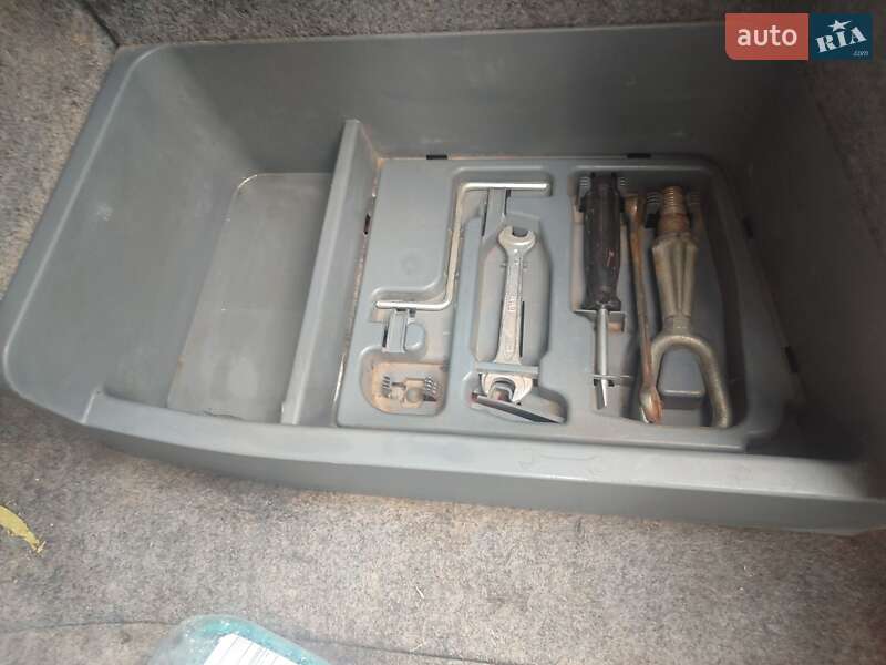 Седан BMW 3 Series 2006 в Желтых Водах